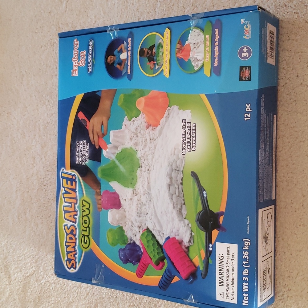 Sands Alive GLOW Explorer Set for kids 3+